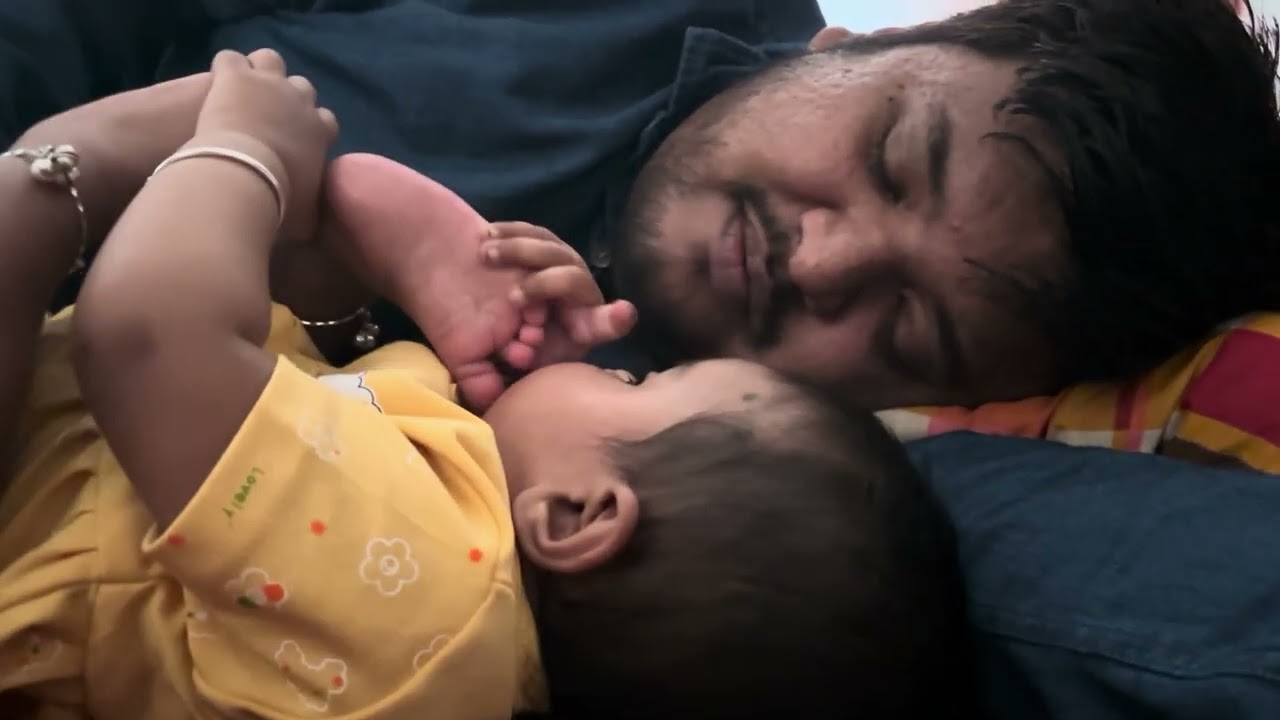 পায়ের আঙুল খেতে বেশ টেস্টি তো 😁😍🥰