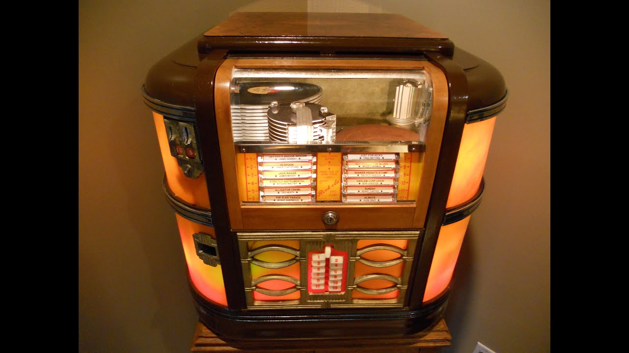 1939 Rock-Ola CM-39 countertop Jukebox.