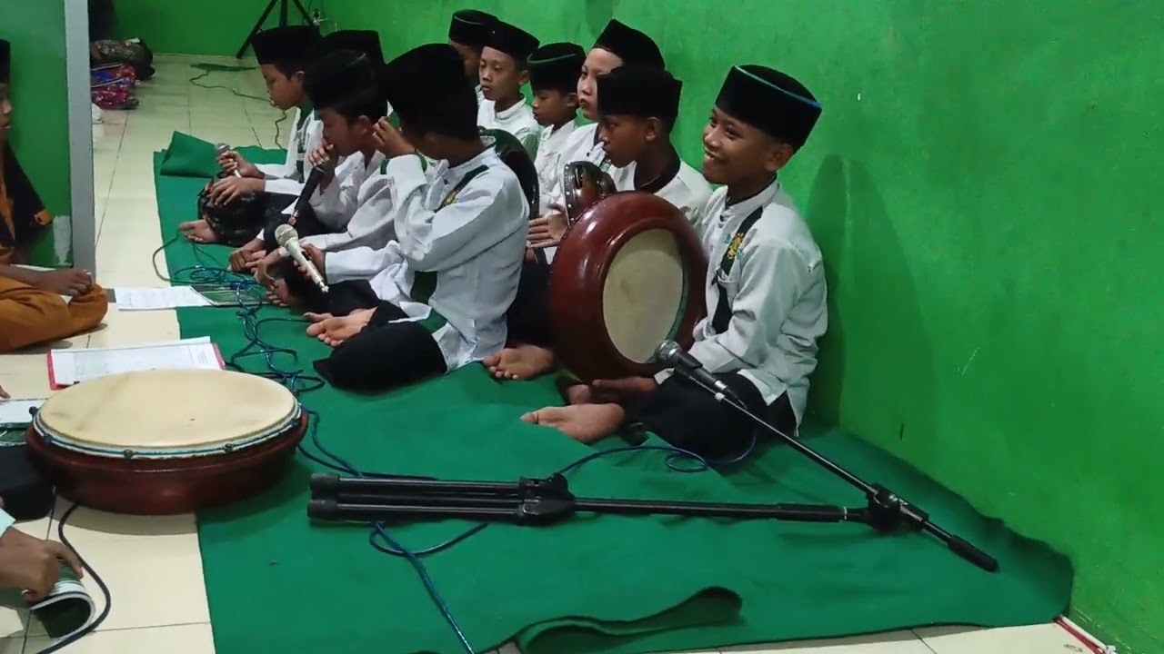YA TOYBAH HADROH AL-BANJARI MI MAMBAUL ULUM DAGAN