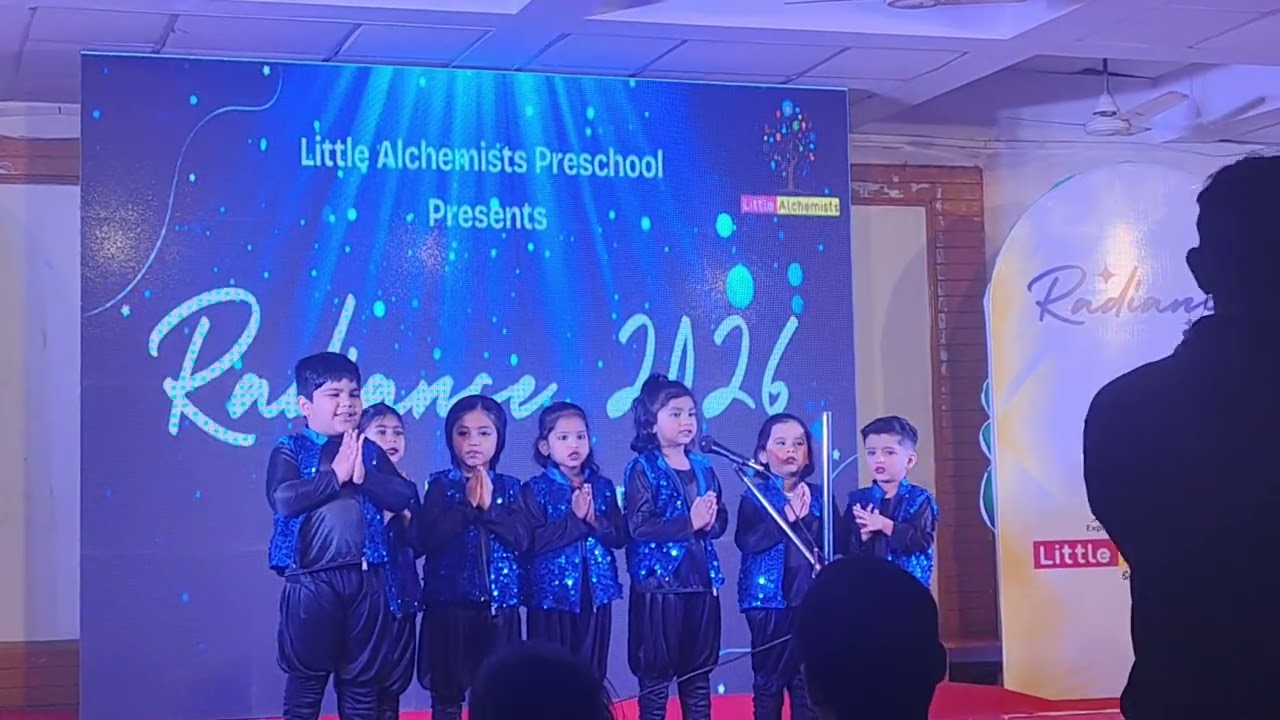 हे प्रभु आनंद दाता ज्ञान हमको दीजिये | Preschool Kids Prayer perform for God and Teachers by Aadhya 