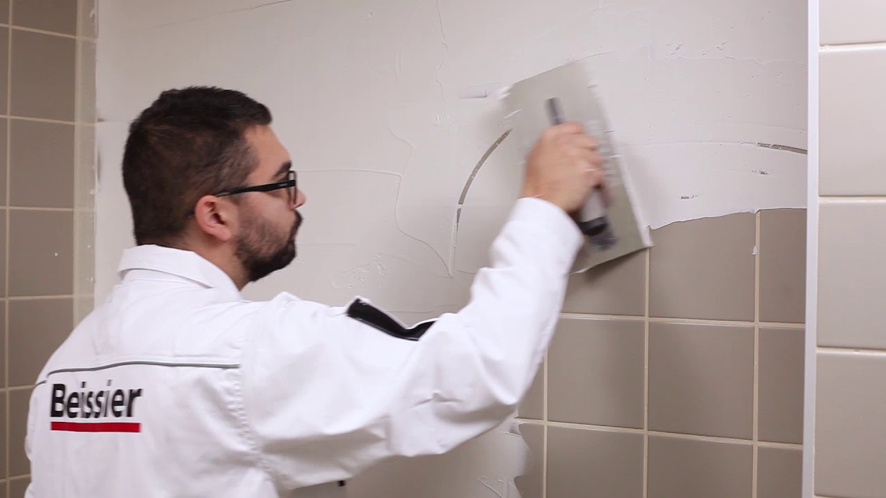 Cómo cubrir y dejar lisa una pared de azulejos sin hacer obra, quitar azulejos tapándolos