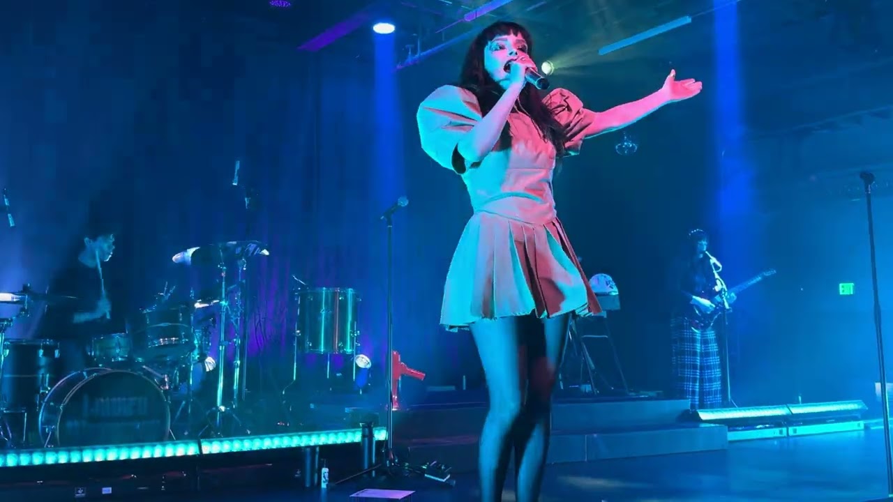 Lauren Mayberry - Something In The Air