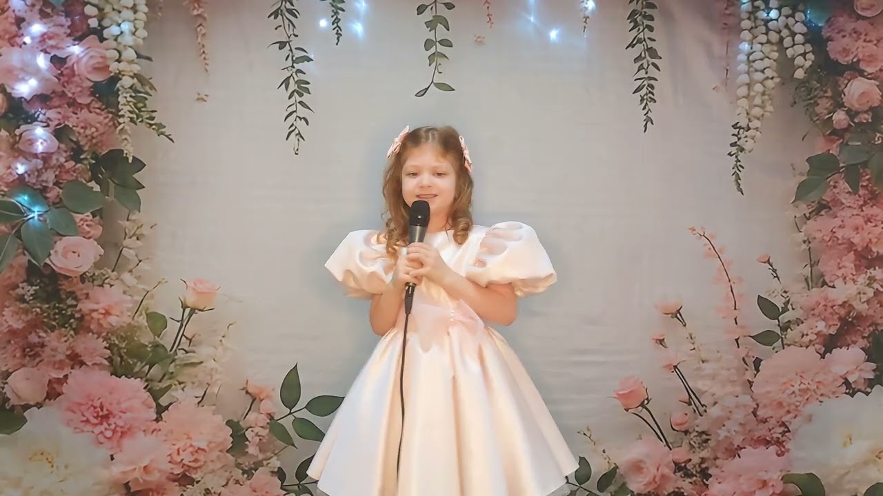 Carolina Gîncota (Vocal Studio Ialoveni) -Scumpa mea mămică.