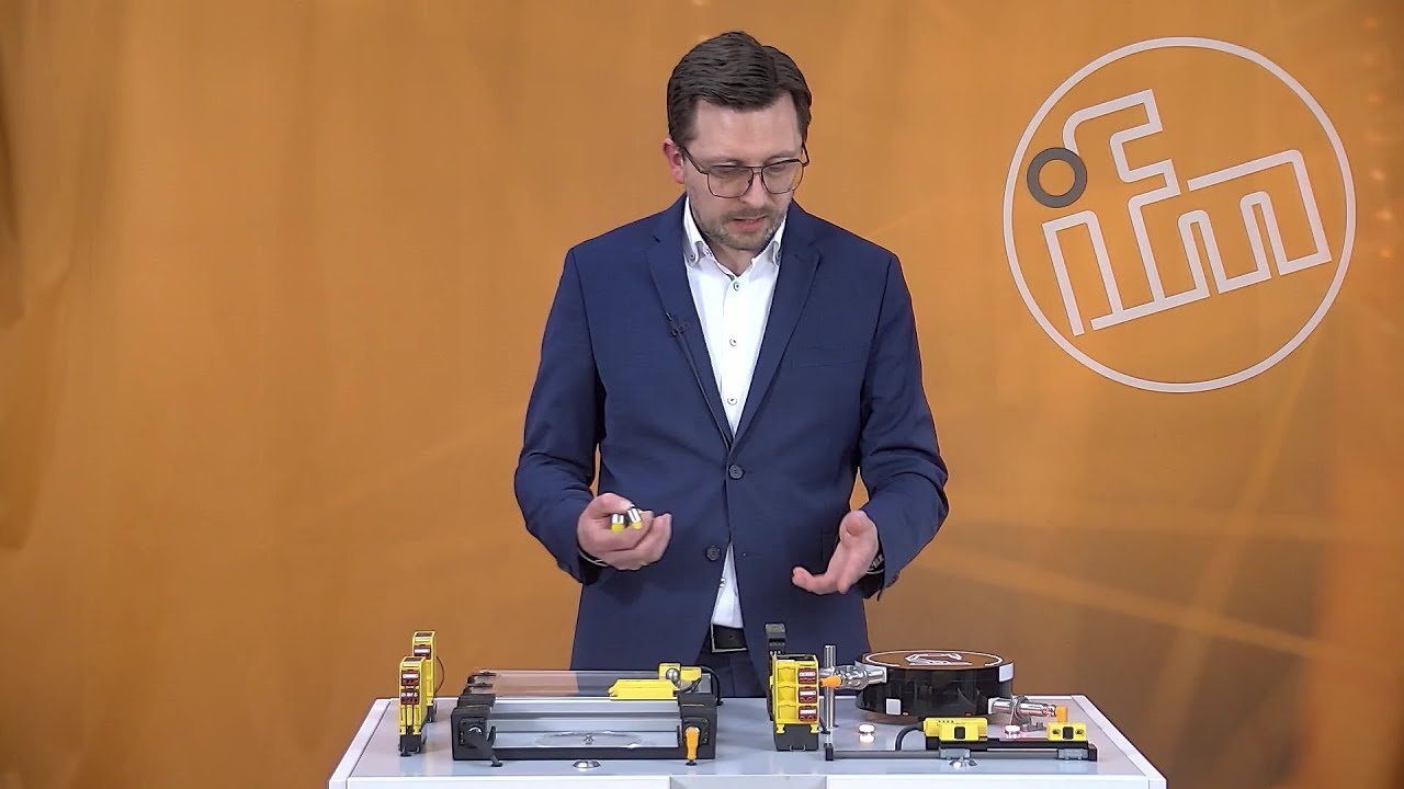 Position monitoring with inductive safety sensors