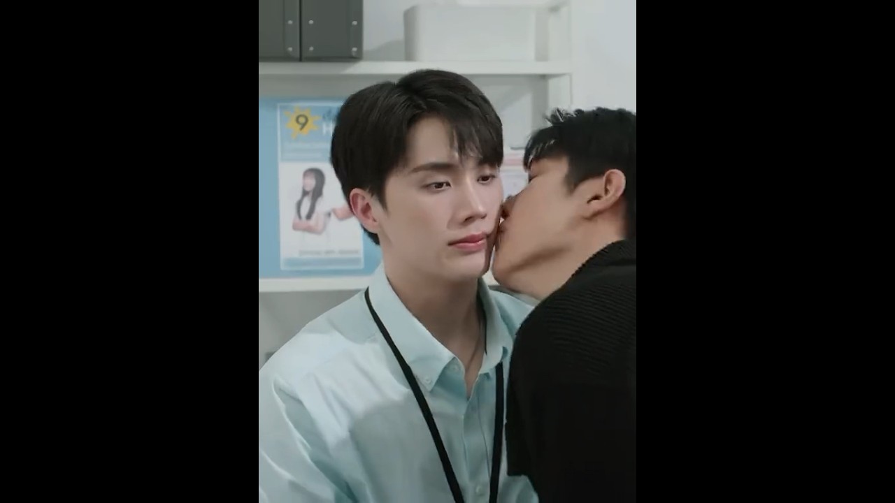 Yak and Dee kissing scene 😻Wandee Goodday