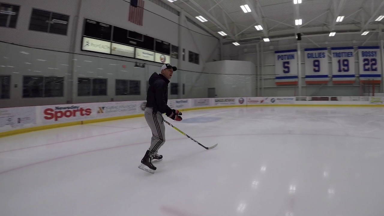 NHL Pro Skate Coach Besa Tsintsadze testing the Marsblade Ice Holder