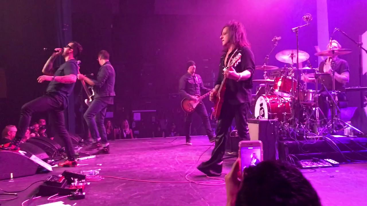 KINGS OF CHAOS- SLITHER (Velvet revolver) ROCK TO RECOVERY 2017