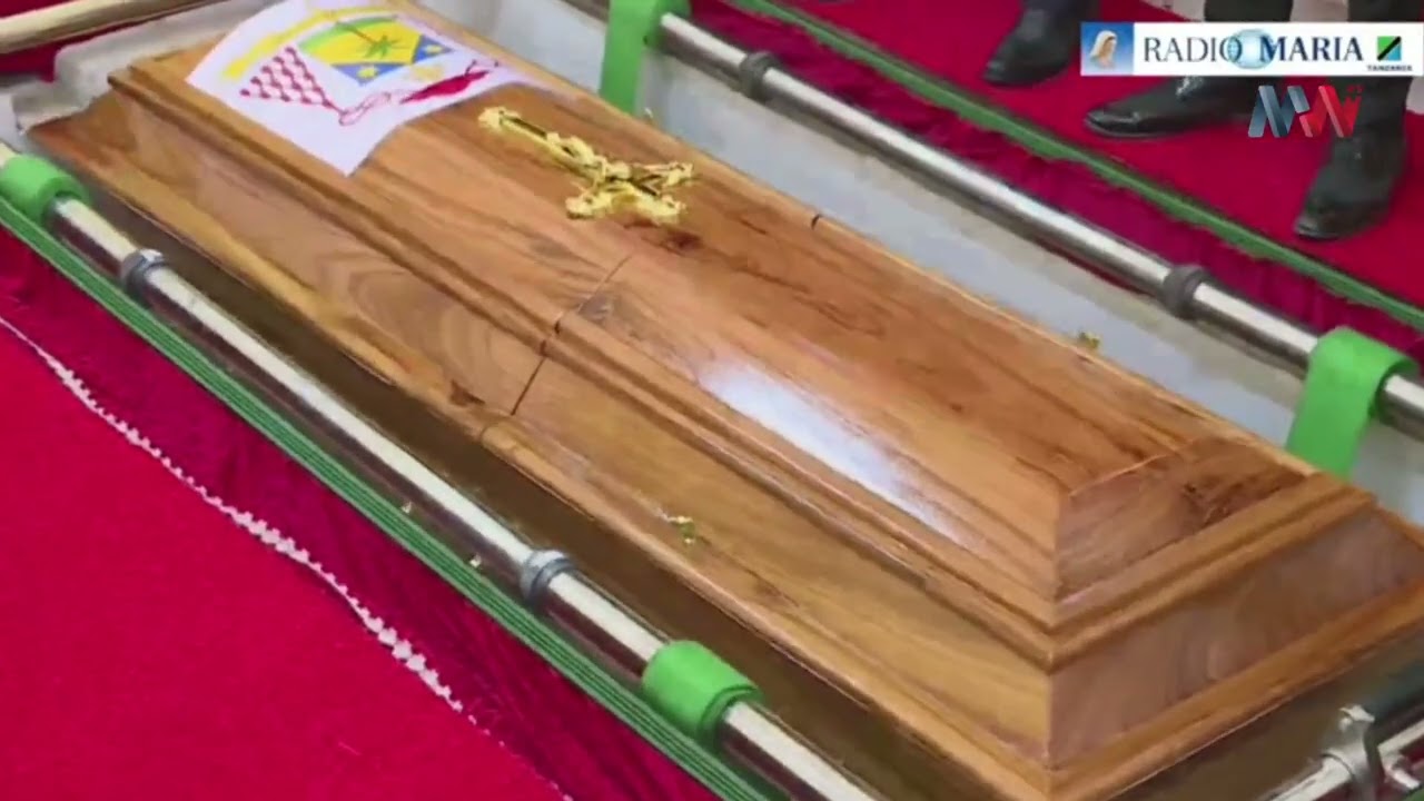 HIVI NDVYO MAPADRE WALIVYOSHUSHA JENEZA LA MWADHAMA KARDINALI PENGO KABURINI