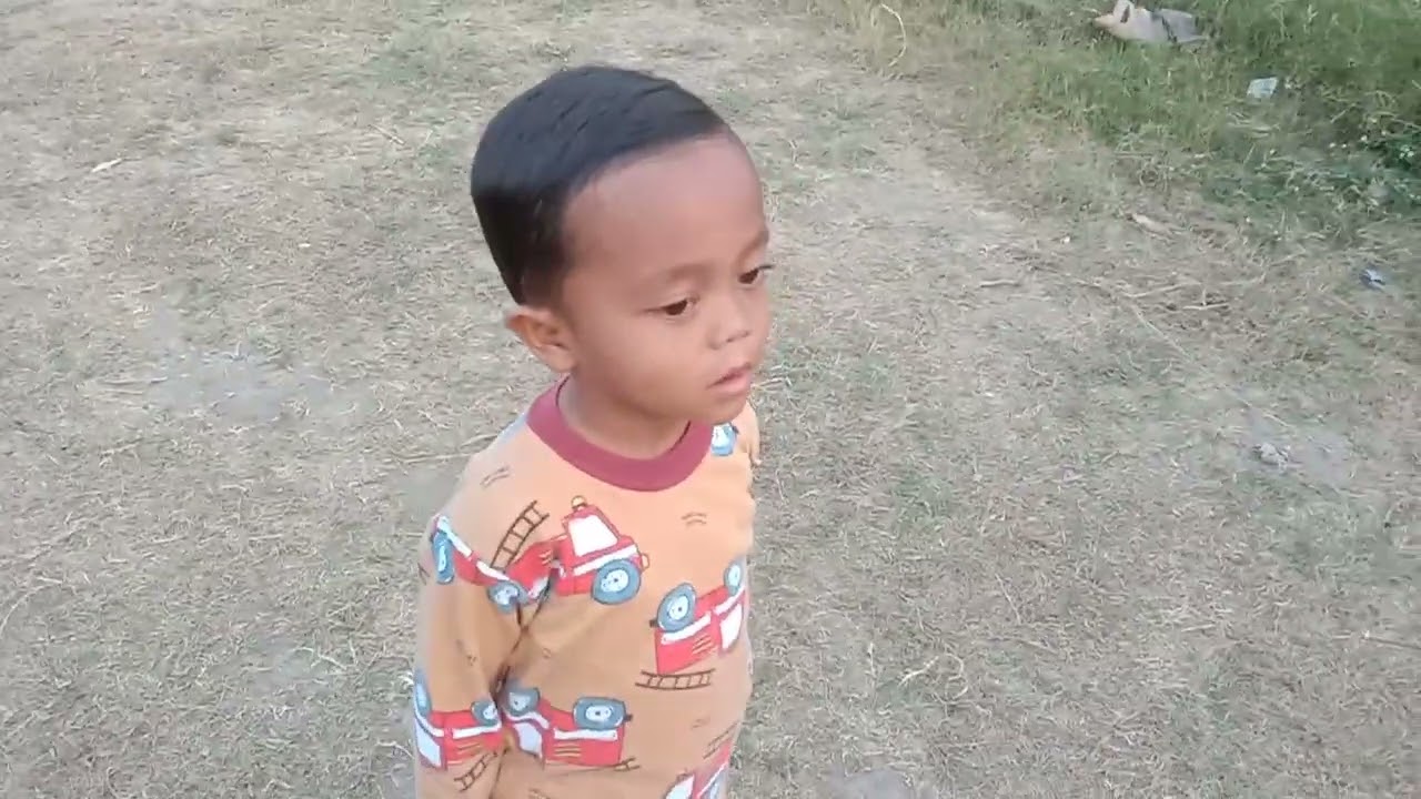 Aksi RKA dan NTA Nyore Sambil Main Bola Asoy