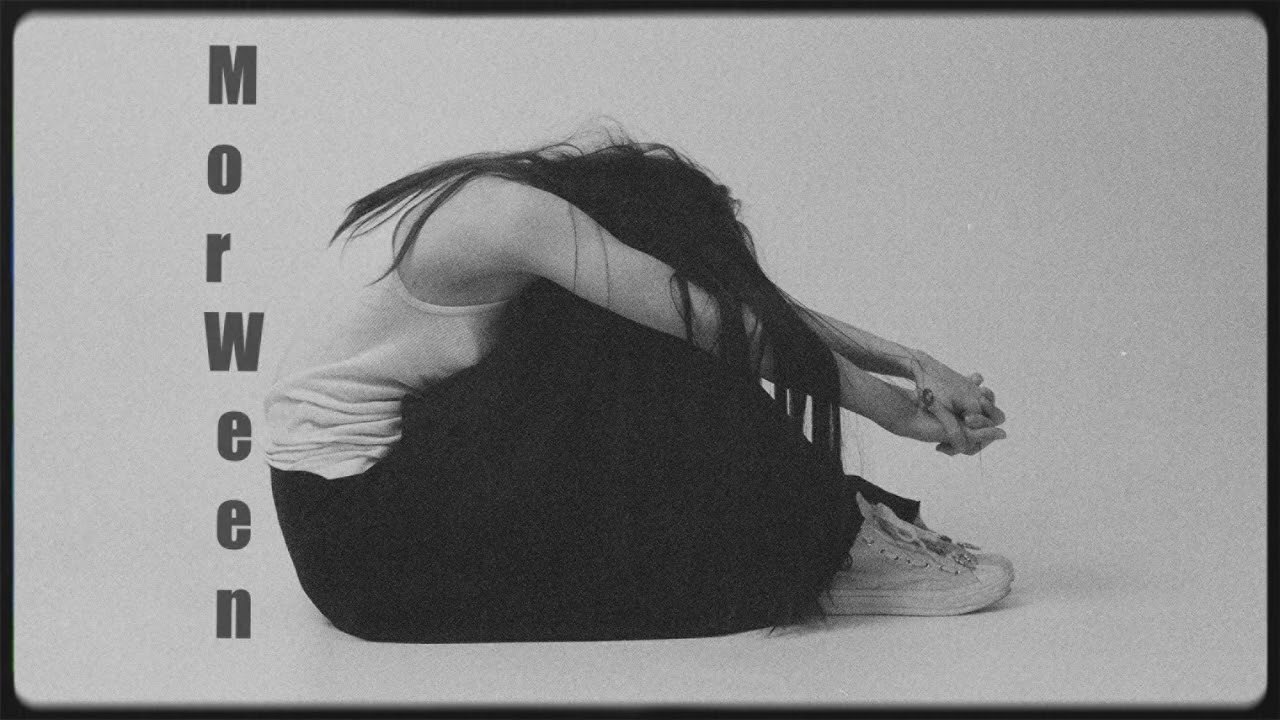 𝕄𝕠𝕣𝕎𝕖𝕖𝕟 - 𝕱𝖆𝖉𝖎𝖓𝖌 𝖎𝖓 𝖙𝖍𝖊 𝕾𝖎𝖑𝖊𝖓𝖈𝖊