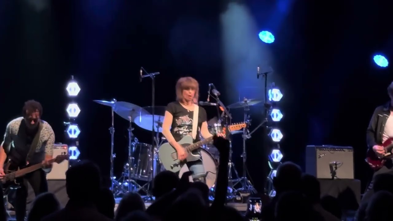 The Pretenders, live in Akron, Ohio, 2024. Play Don’t get me wrong, The Wait