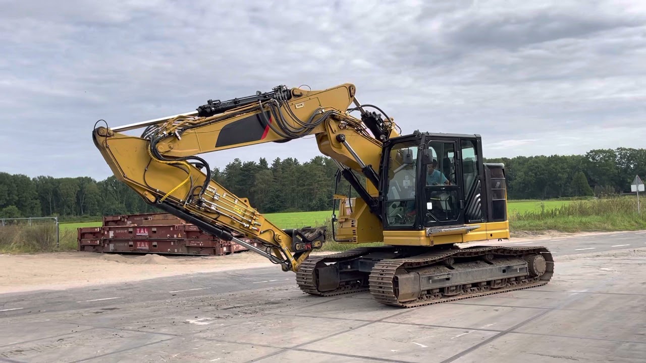Caterpillar 325F Excavator - Year: 2016 - Low Hours! Dutch Machine / Excellent Condition!