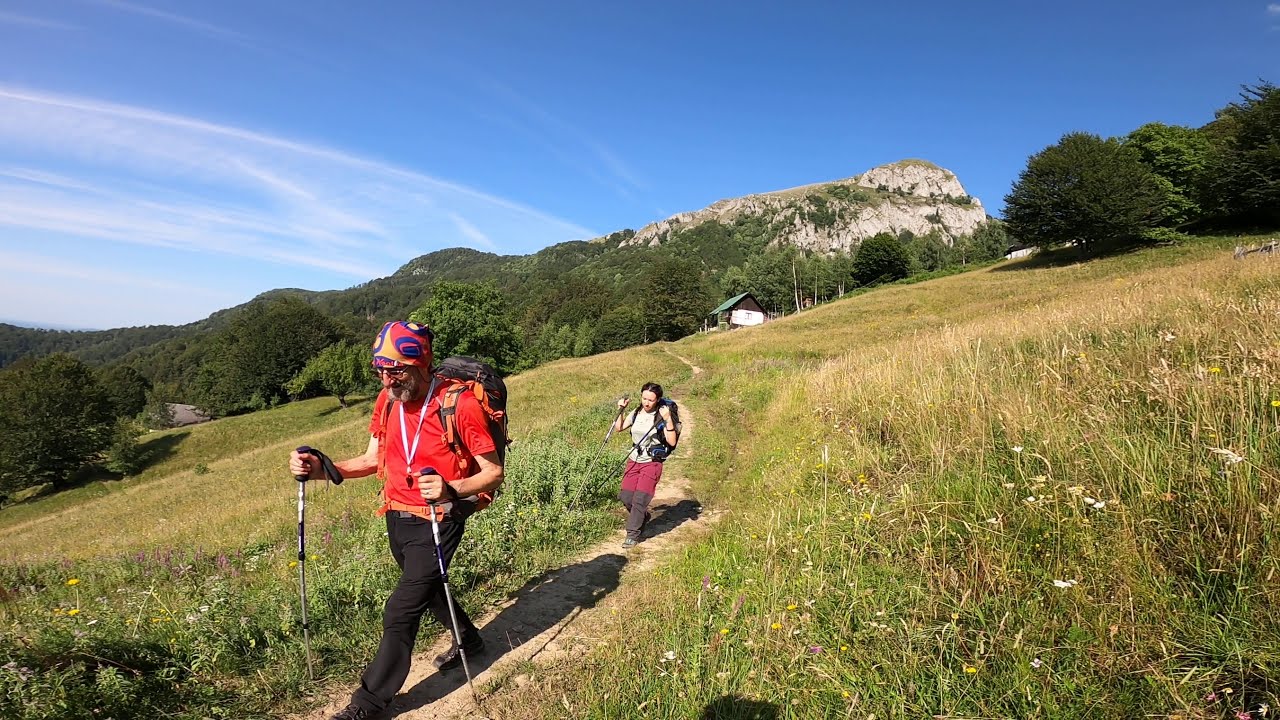 Muntii Buila - coboram la Schitul Patrunsa