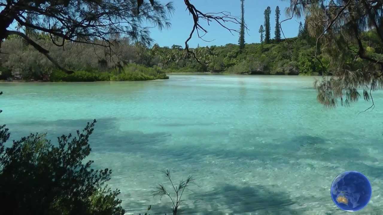 Une île tropicale paradisiaque du Pacifique Sud - A paradisiac tropical island of the South Pacific