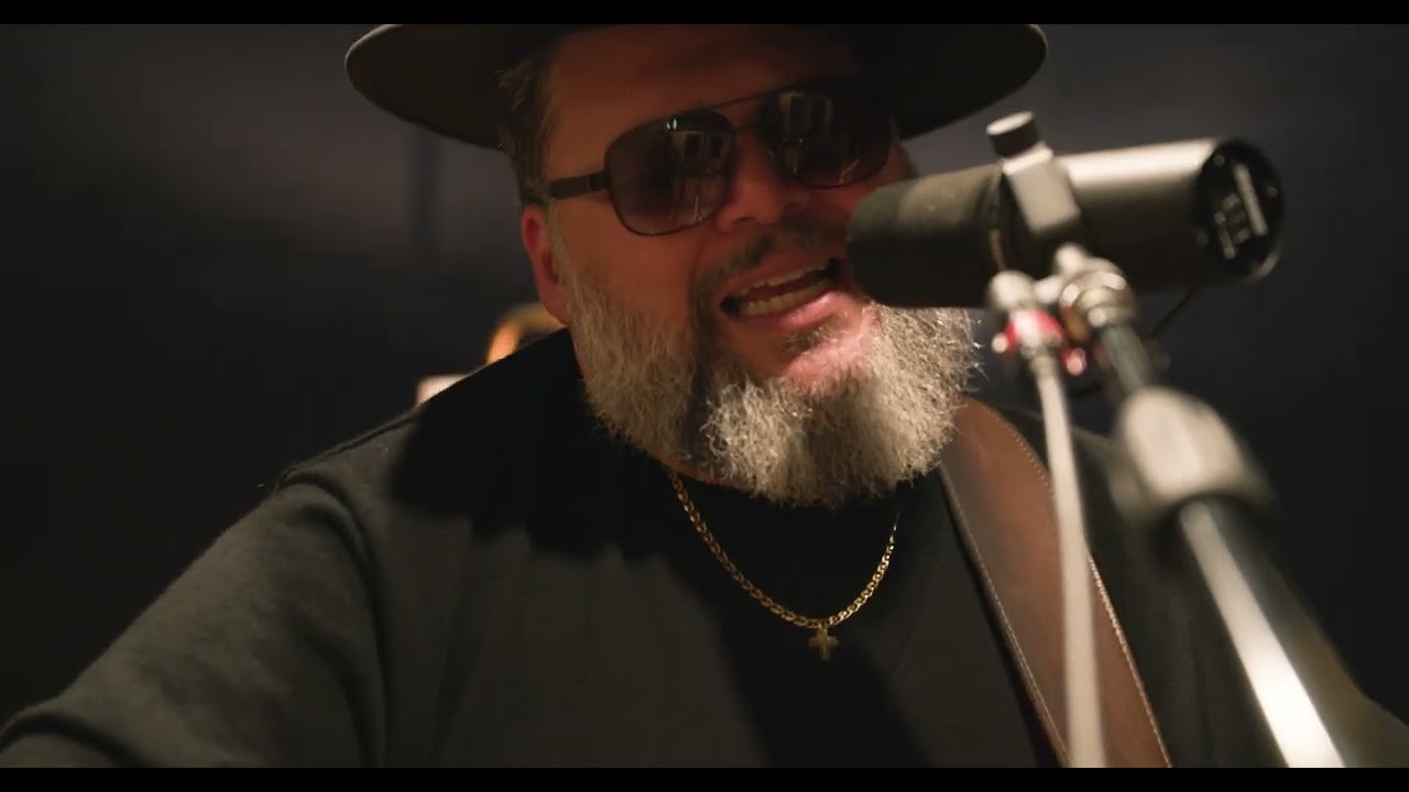 GRUPO VIDAL “En Vivo” Live: Much Too Young (To Feel This Damn Old)
