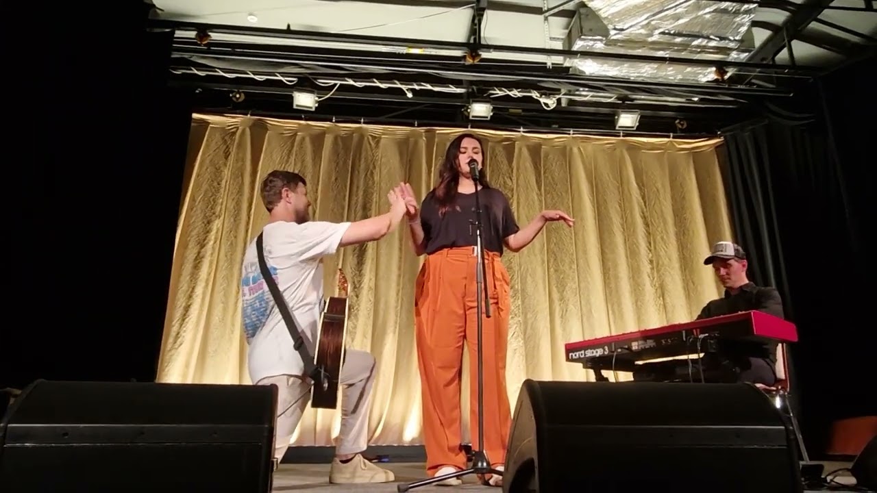 Ewa Farna - Boky jako skříň - 21.07.2023 (EwaFest)