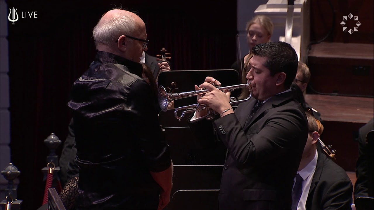 HAYDN - Trumpet concerto in E flat major - Flores/Lindberg/APO