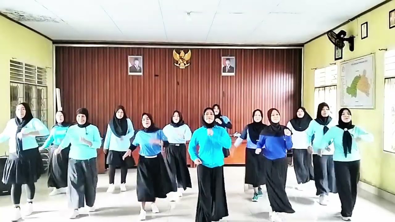 Cinta Segitiga || Line Dance || Choreo RIYU || Demo Edelweiss Loteng NTB 