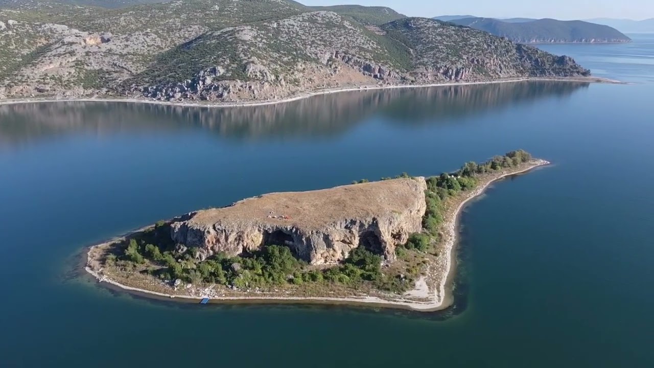 Mirmengjes nga Ishulli Gjarperinjve. Liqenas. Pustec. Kor&ccedil;e. Albania