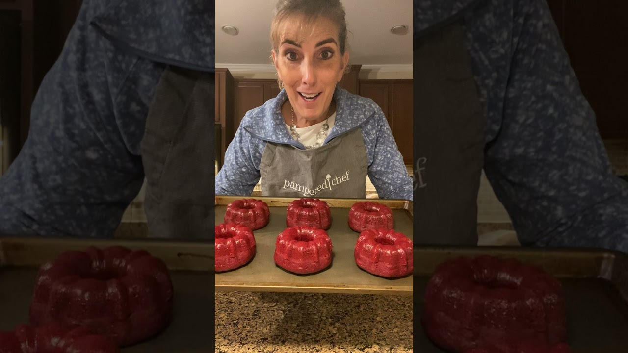 Mini Bundt cake pan