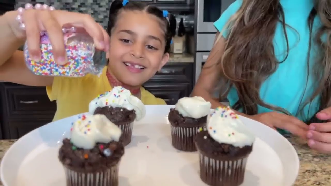 Deema and Sally share ideas for Birthday Party cake stories