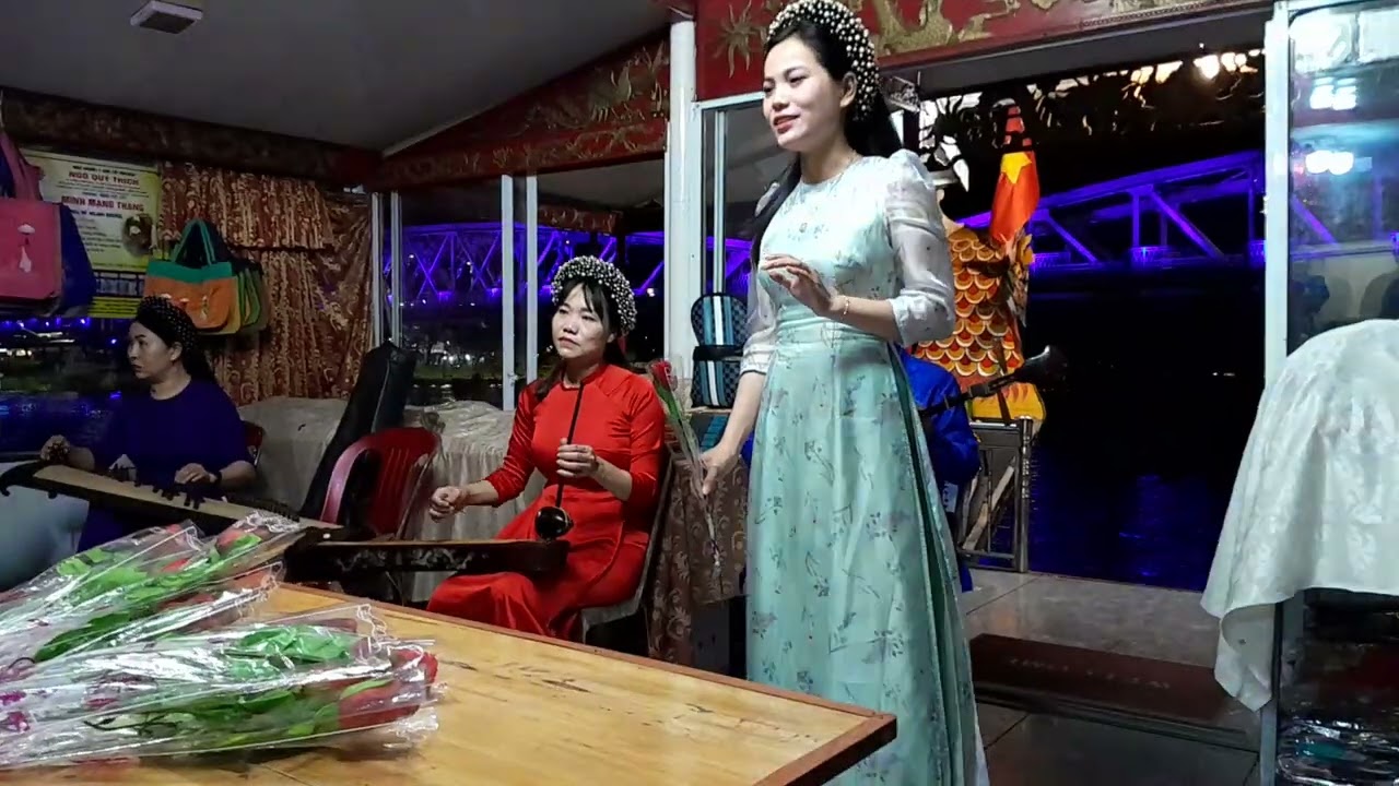 Thúy vân quang hanh cẩm phả