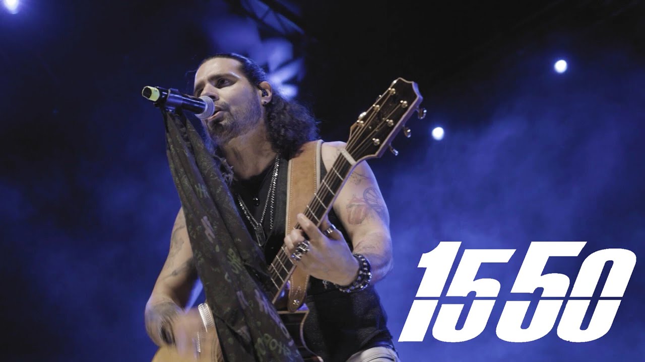 15 50 - Τις Νύχτες ντύνομαι παιδί  | Live στο Μόλο της Πάτρας  2023