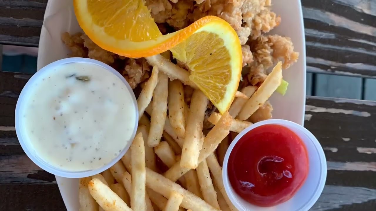 3mins walk to the nearest restaurant / walking along West Bay Street