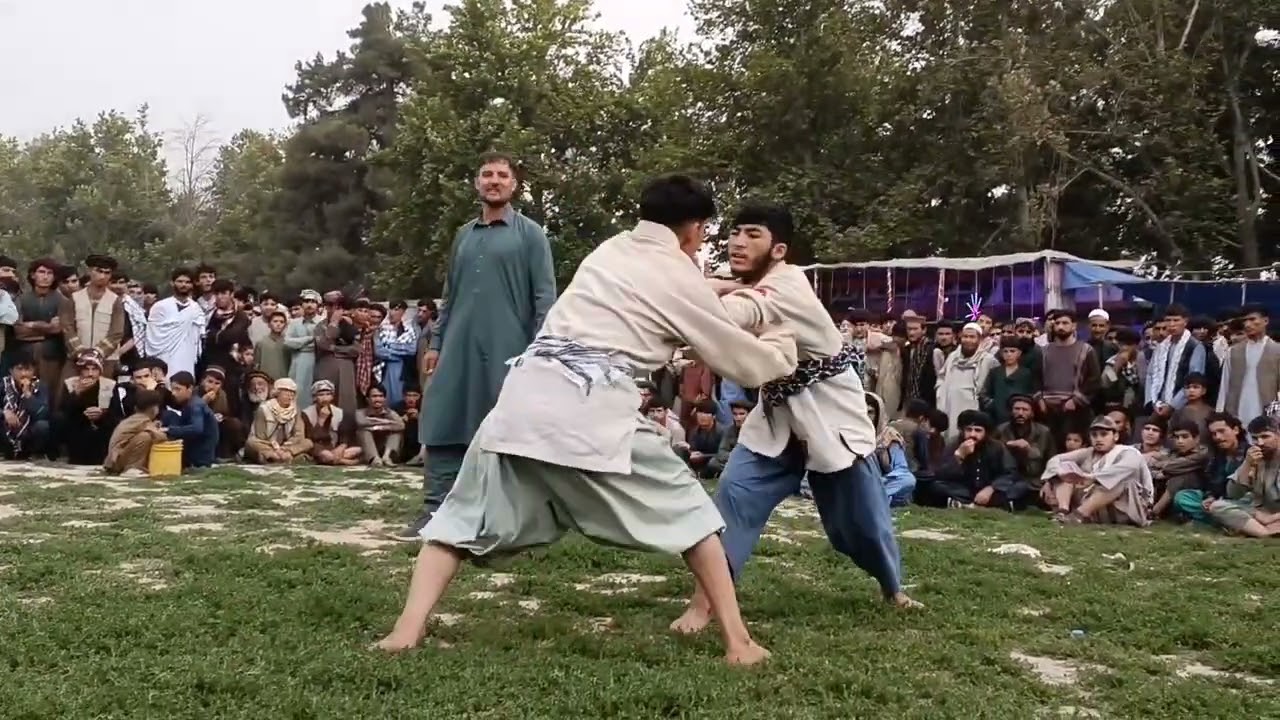 کشتی گیری تخار در مقابل بغلان حکیم پهلوان از تخار برنده میدان شناخته شد