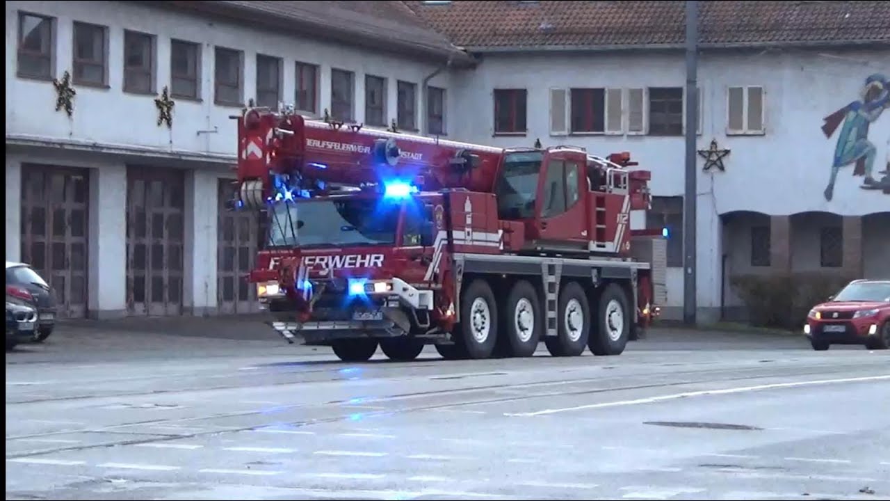 Hilfeleistungszug auf Einsatzfahrt