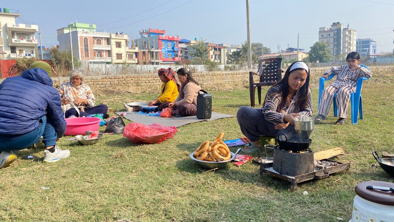 Ghar najjek mai picnic rw Khi romanchak khel kheldai || musical chair game rw ghaito fultalni ||