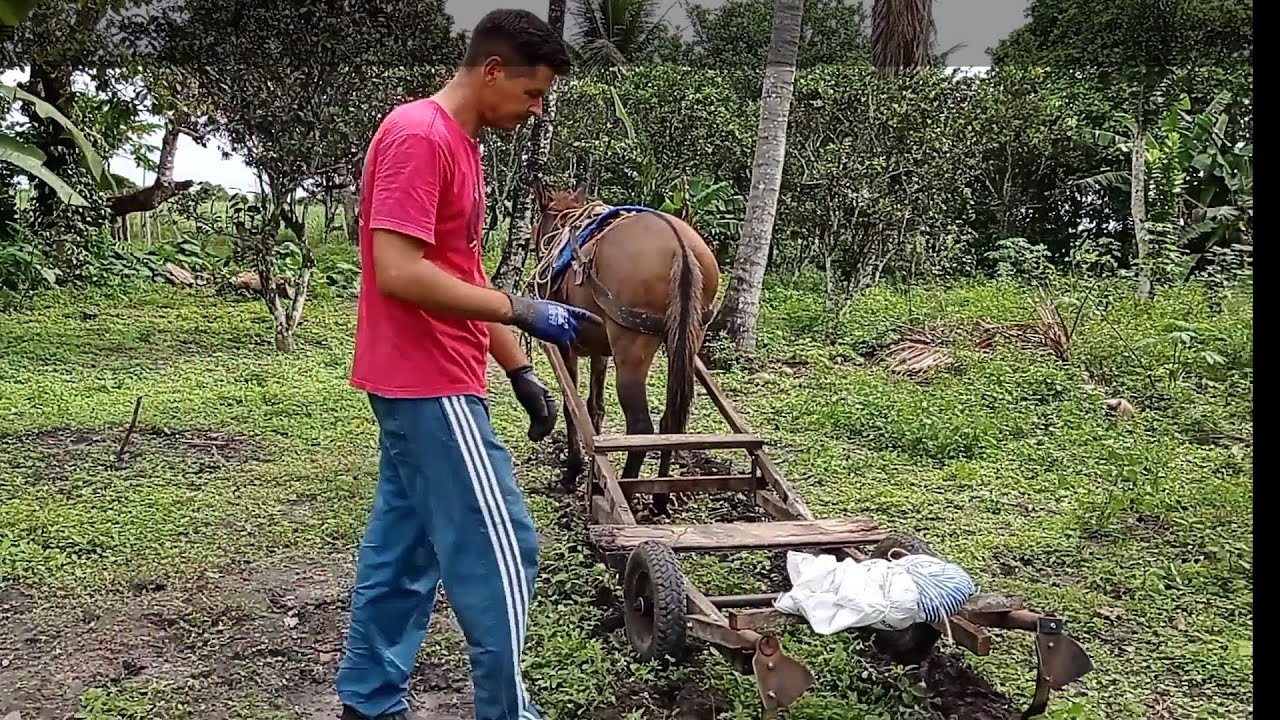 segunda parte do mini sulcador feito de enxada