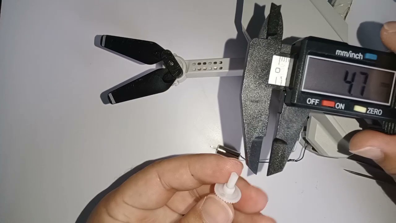 what size motor gear and shaft of E88 4K mini drone