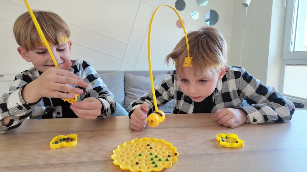 2 ЧЕЛЕНДЖІ ДЛЯ ДІТЕЙ 😱 Хто переможе? Гра на баланс і бджілки 🐝