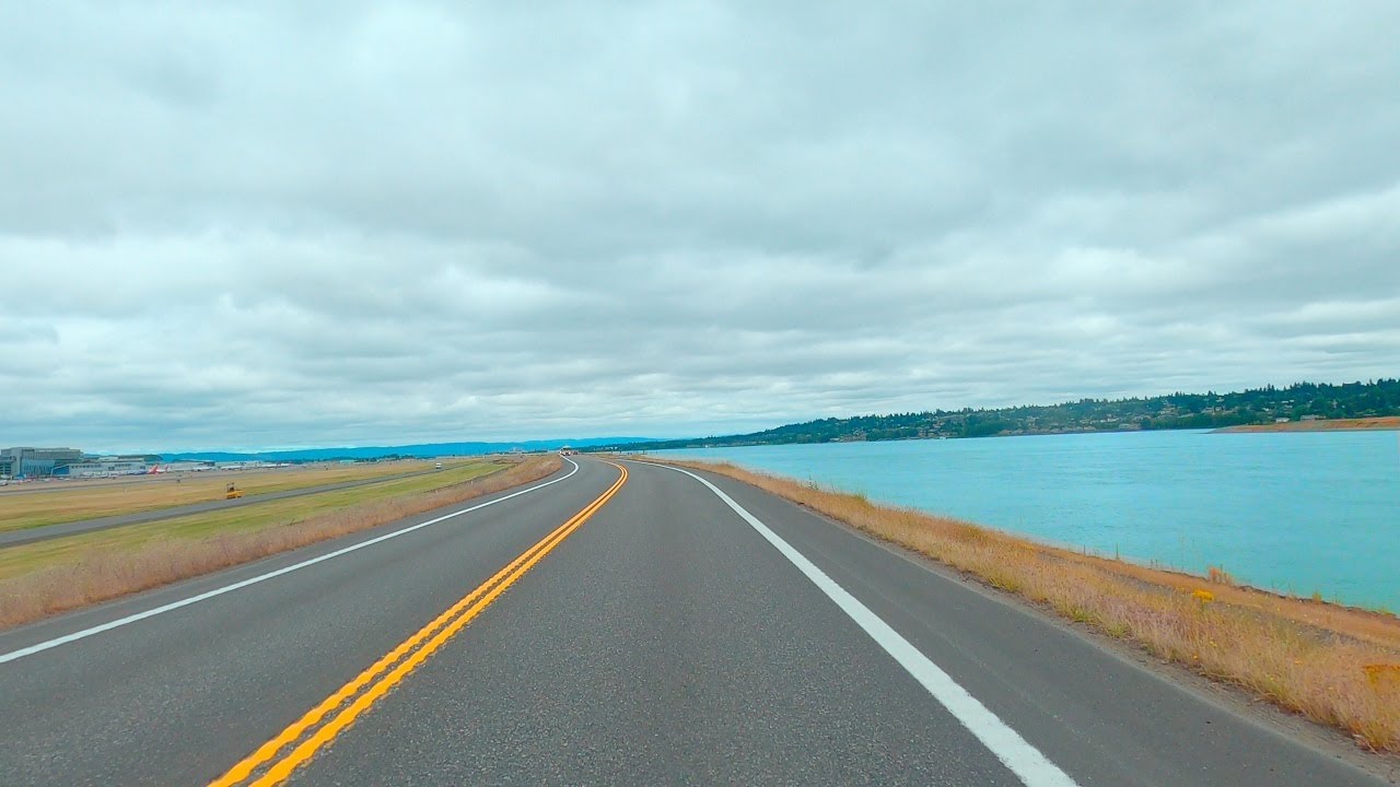 4K Driving: Oregon/Washington Border — Portland, Marine Drive
