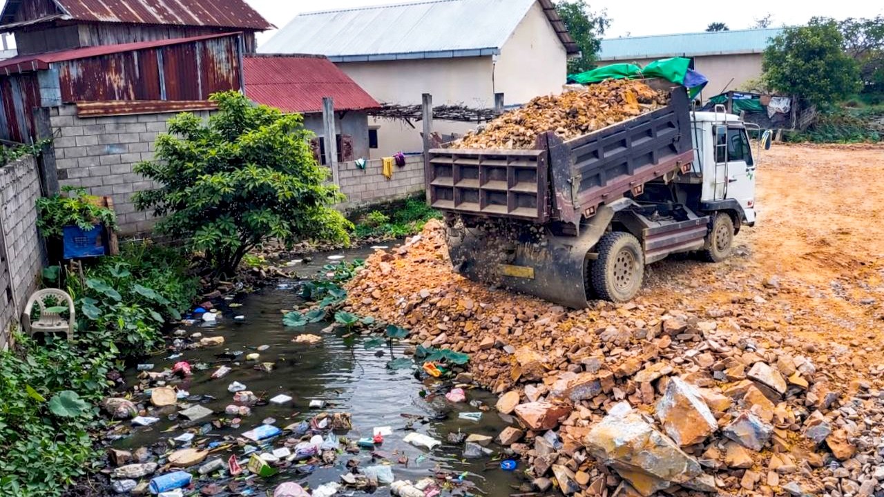 Wonderful Job Completed 100% Landfill Deleted Pond Clear Trash Huge Bulldozer Skill Truck Push Stone