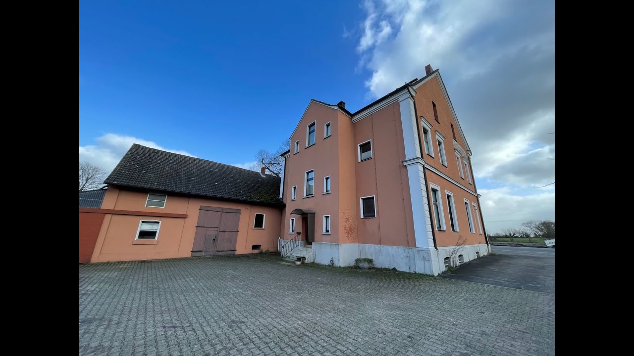 Das verlassene Fachwerkhaus .