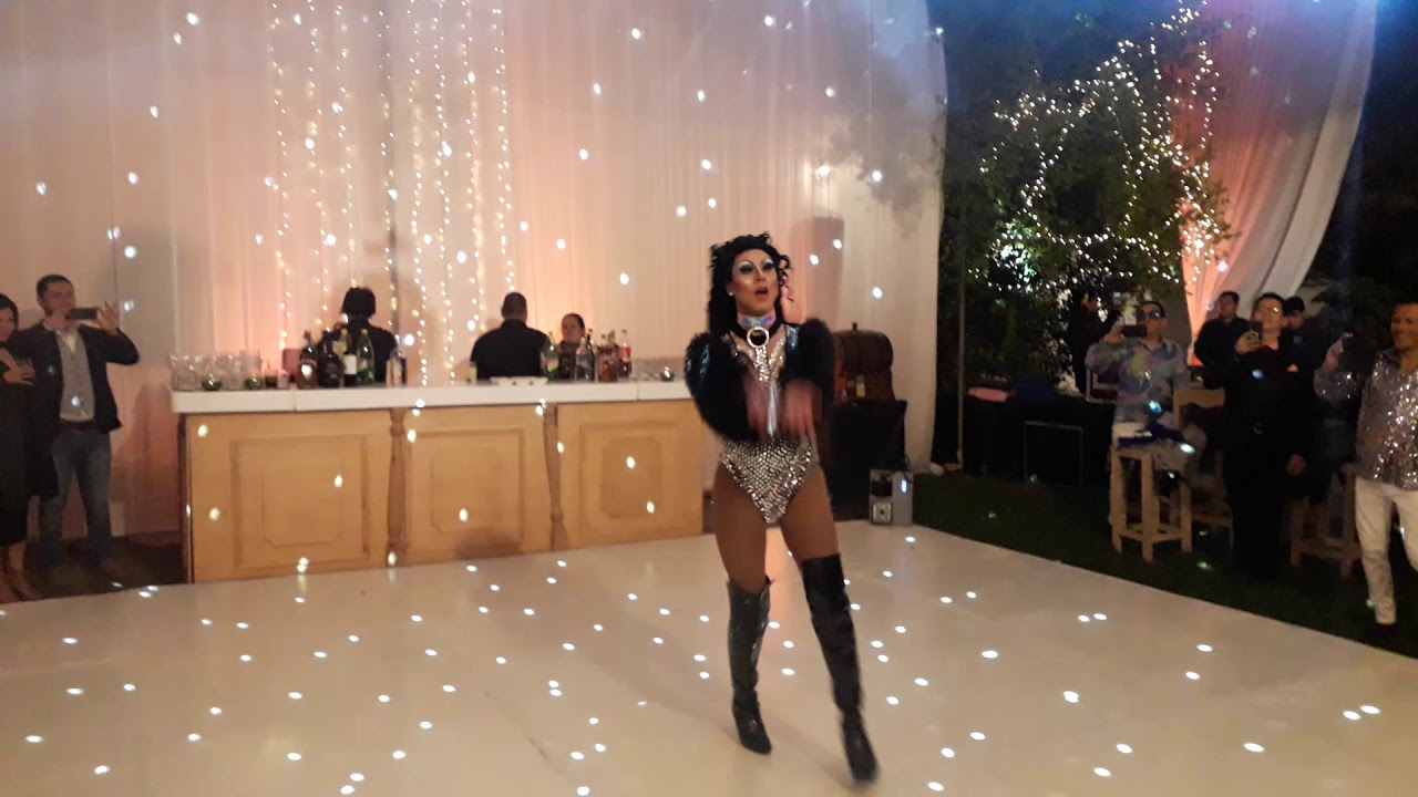 Privado by Taxumy Kitsy - Drag Show , Performance