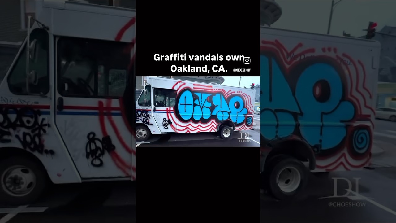 Oakland Post Office has a problem! UNFADE #graffiti