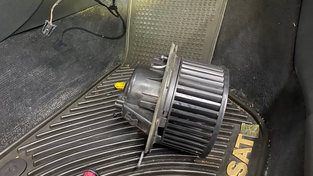 VW Passat AC blower motor.
