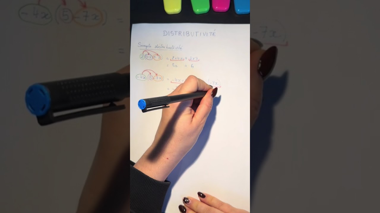 Utiliser la simple et la double distributivité pour développer