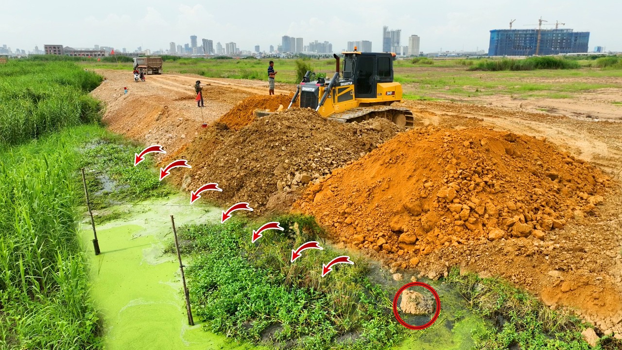 Amazing! Best use skill shantui DH17 C3 dozer technique pushing soil & 25 t dump trucks land filling