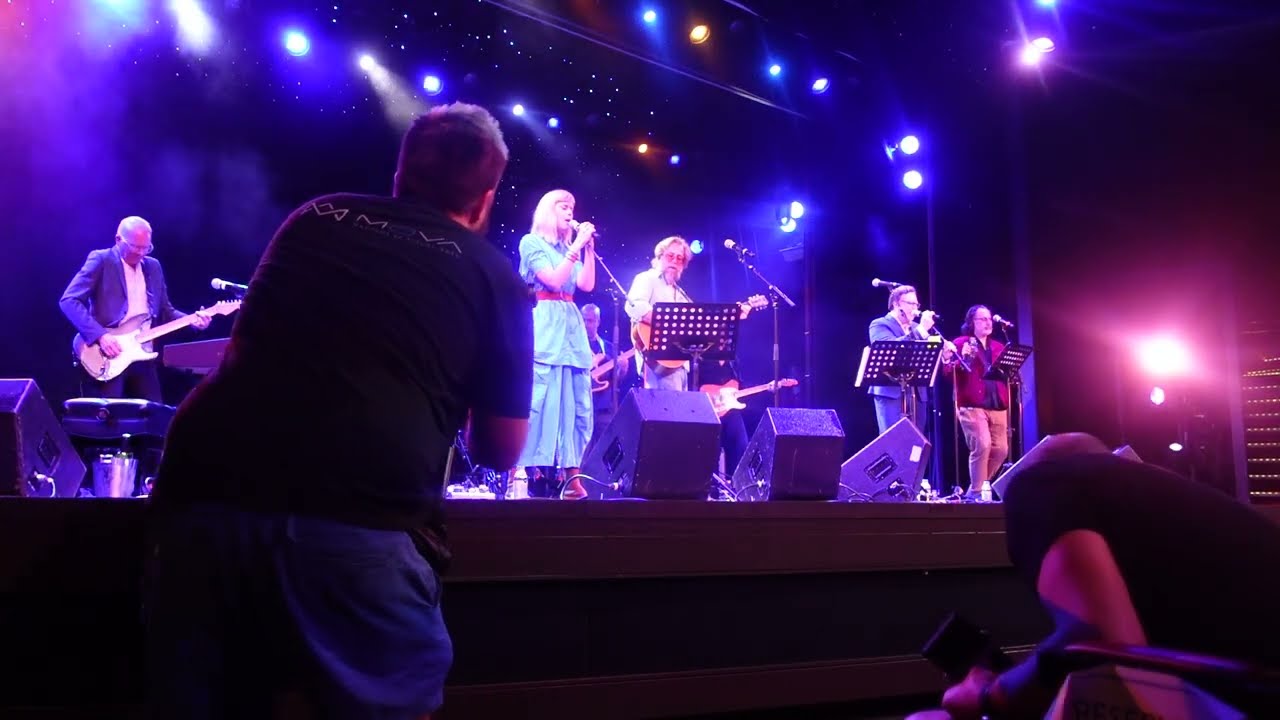 Mandinka (Sinead O'Connor) &mdash; Janet Varney at the Final Gold Team Concert on JoCo Cruise 2024