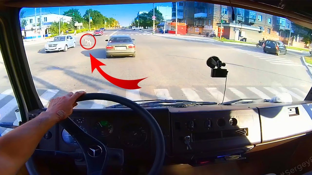 Вождение Грузовика от Первого Лица #8 Старый Грузовик Мерседес 814 в Городе