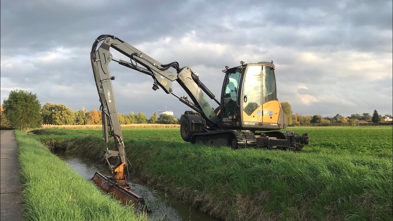 Ditch cleaning | Van raak | Mecalac | ahlmann | Herder