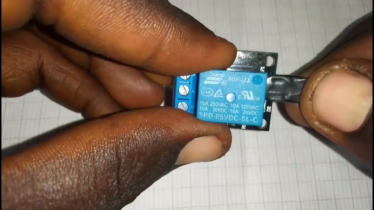 Comment utiliser le relais 220V et allumer une lampe avec