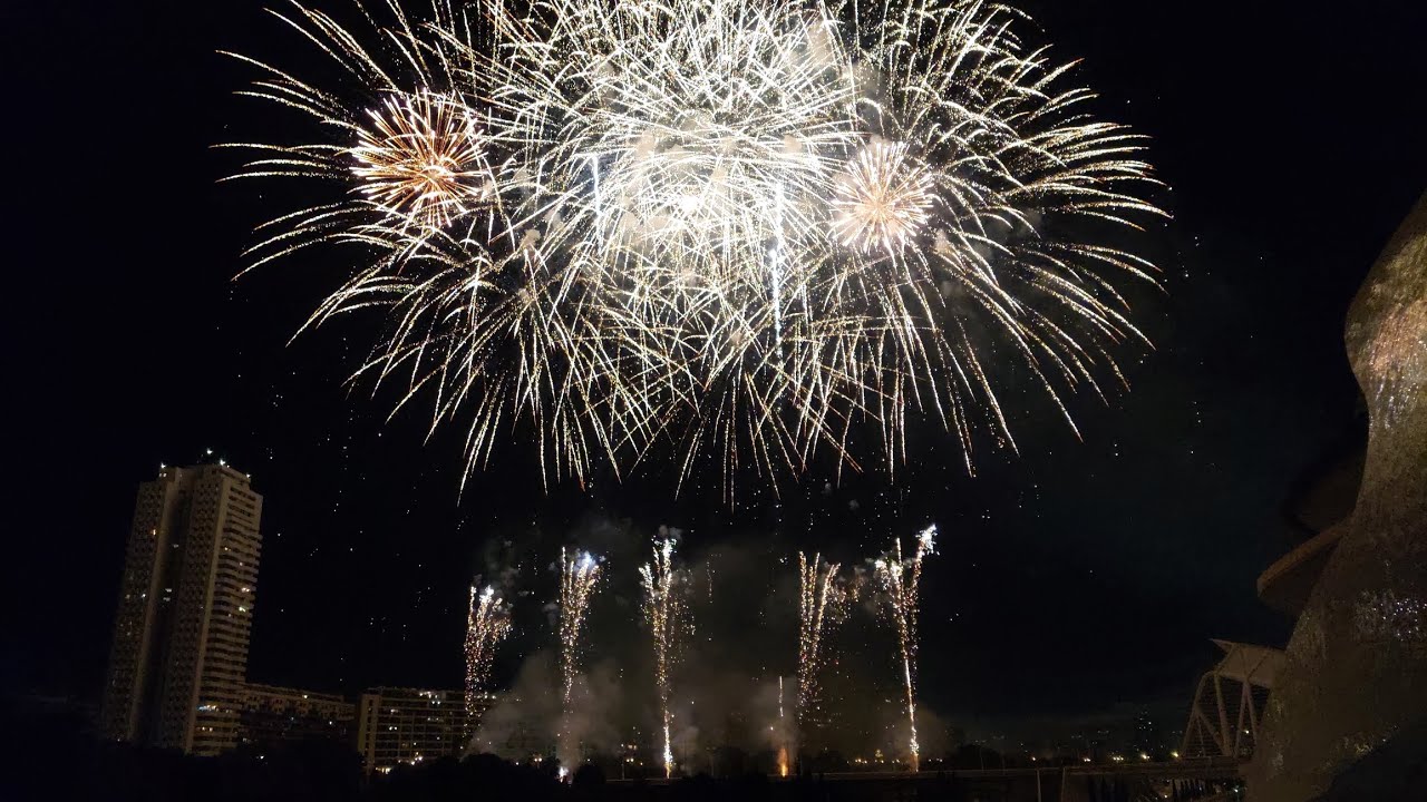 1er Castillo Fuegos Artificiales Fallas Valencia 2026 Pirotecnia Del Mediterráneo 