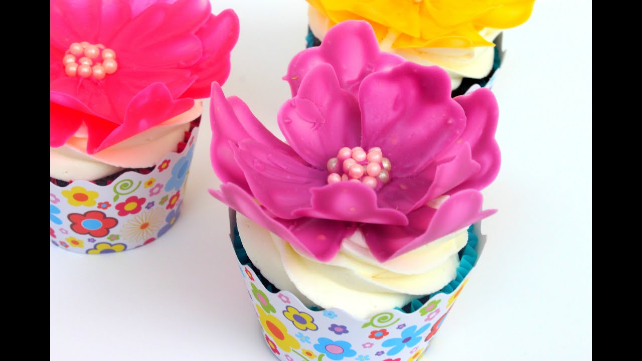 Easy Chocolate Flower | Cupcake Decorating