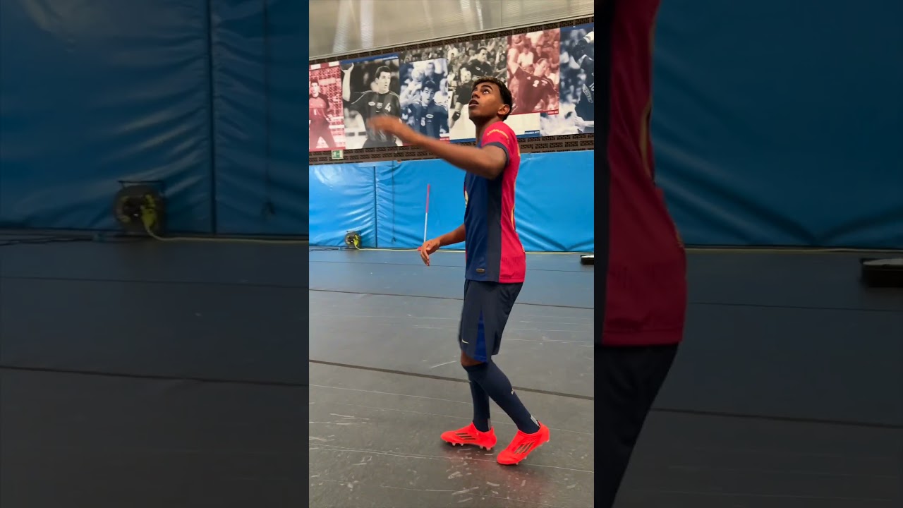 He could do this all day 🥵🏀 #fcbarcelona #shorts #lamineyamal