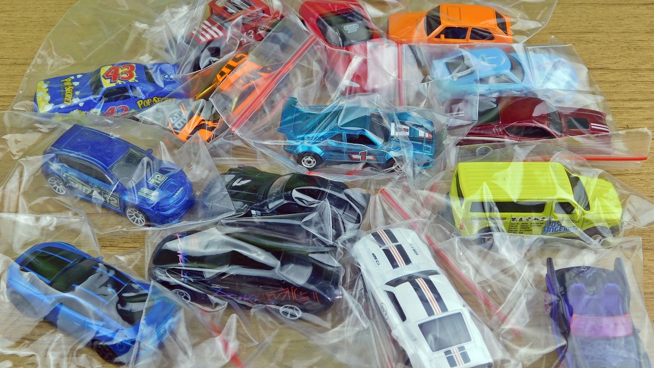 OPENING DIECAST HOT WHEELS AND MATCHBOX FROM ZIPLOCK PLASTIC BAG